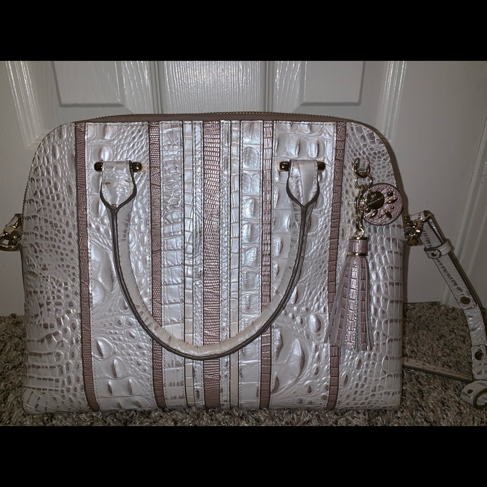 Brahmin purse. Collection: Sydney